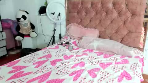 Snapshot of daddy_lil_bitch chatting on 02-04-26, 12:49 Ashley and Mike online show from 02-04-26, 12:49