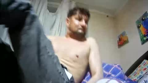 Snapshot of daddybigwhitecock chatting on 11-12-25, 07:35 Tommy online show from 11-12-25, 07:35