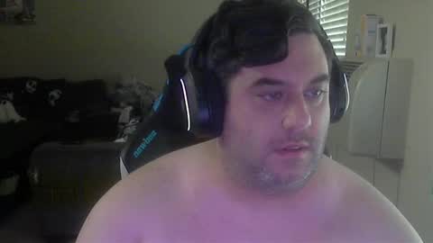 Snapshot of daddybody4u chatting on 10-26-25, 05:41 daddybody4u online show from 10-26-25, 05:41