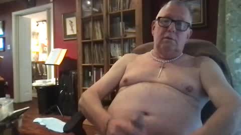 Snapshot of daddycok4 chatting on 12-21-24, 08:54 DaddyCok4 online show from 12-21-24, 08:54