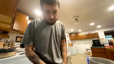 Snapshot of daddydic120402 chatting on 10-19-25, 01:12 daddydic120402 online show from 10-19-25, 01:12