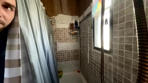 Snapshot of daddydic120402 chatting on 11-07-25, 02:39 daddydic120402 online show from 11-07-25, 02:39