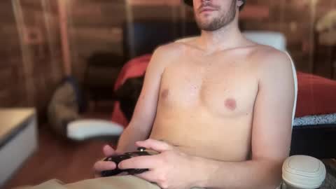 Snapshot of daddydoesit69 chatting on 01-14-26, 11:20 Leo online show from 01-14-26, 11:20