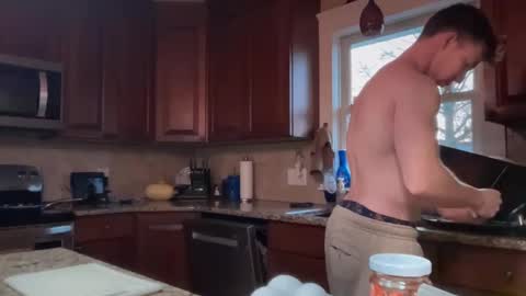 Snapshot of daddygmoney6969 chatting on 12-04-24, 12:25 daddygmoney6969 online show from 12-04-24, 12:25