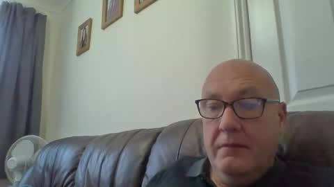 daddyhere4uall6 online show from 10-19-25, 08:26