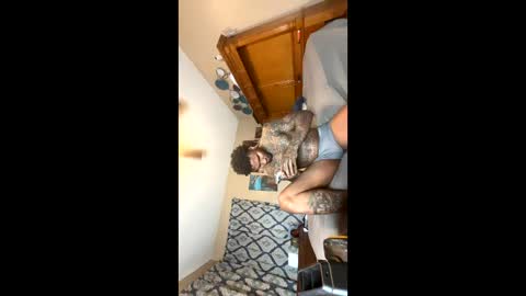 Snapshot of daddyjanimal chatting on 10-15-25, 08:14 sexy tatted king bbc online show from 10-15-25, 08:14