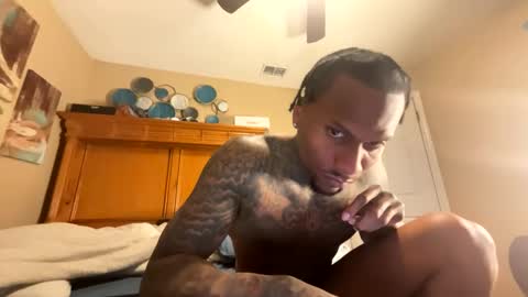 Snapshot of daddyjanimal chatting on 01-14-26, 07:47 sexy tatted king bbc online show from 01-14-26, 07:47