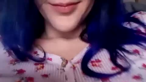 Caroline online show from 10-12-25, 11:42