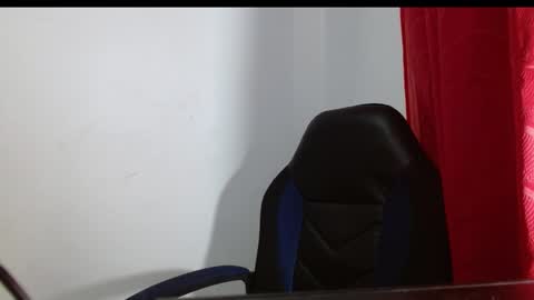 Snapshot of daddys_little_slutty chatting on 10-27-25, 08:02 Thalya online show from 10-27-25, 08:02