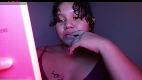 Snapshot of daddys_little_slutty chatting on 12-01-25, 06:29 Thalya online show from 12-01-25, 06:29