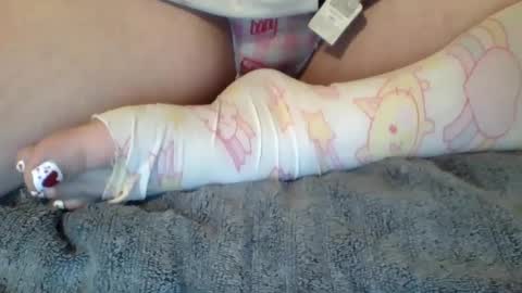 Snapshot of daddysgirlava chatting on 09-19-25, 09:26 Ava Angel online show from 09-19-25, 09:26