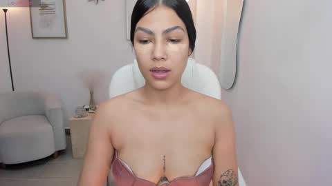 Snapshot of dafne_hills chatting on 11-04-25, 07:02 Dafne online show from 11-04-25, 07:02