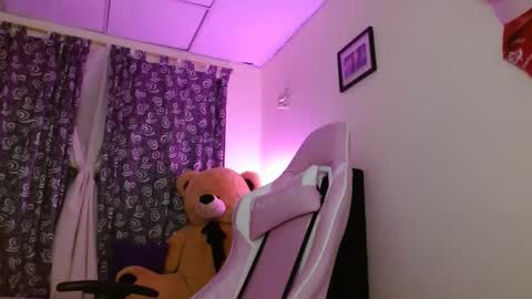 dafne_hot77 online show from 10-04-25, 09:29