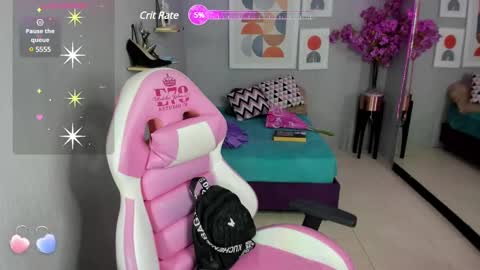 dafne huges online show from 02-07-25, 07:49