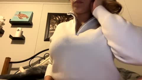 Snapshot of dafnecloutier chatting on 01-12-25, 02:35 Dafne 27 Cory-24 online show from 01-12-25, 02:35