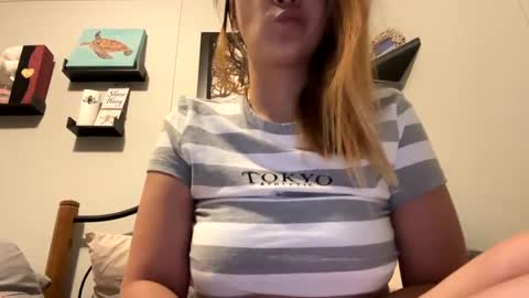 Snapshot of dafnecloutier chatting on 01-28-25, 11:39 Dafne 27 Cory-24 online show from 01-28-25, 11:39