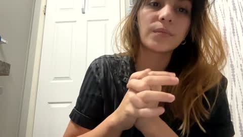 Snapshot of dafnecloutier chatting on 02-06-25, 12:37 Dafne 27 Cory-24 online show from 02-06-25, 12:37