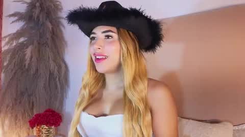 Snapshot of dahiana_prenss chatting on 10-30-25, 08:42 Dahiana online show from 10-30-25, 08:42