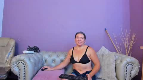 Snapshot of dahianeconnor chatting on 11-22-25, 11:48 Dahiane Connor online show from 11-22-25, 11:48