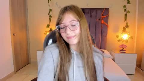 Dahlia online show from 10-16-25, 12:00