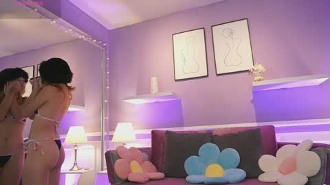 Snapshot of dahliagraey chatting on 03-25-26, 11:38 Dahlia Grey online show from 03-25-26, 11:38