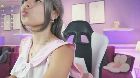 Snapshot of dahliagraey chatting on 03-30-26, 11:33 Dahlia Grey online show from 03-30-26, 11:33