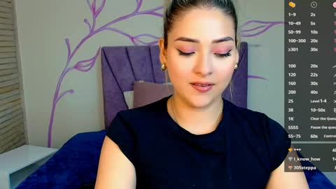 Snapshot of dahliamoore chatting on 01-17-25, 10:45 Dahlia online show from 01-17-25, 10:45