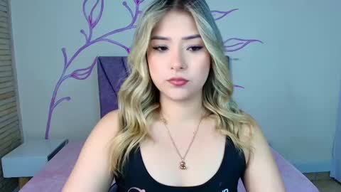 Snapshot of dahliamoore chatting on 02-28-25, 03:04 Dahlia online show from 02-28-25, 03:04