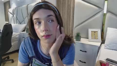 Snapshot of daimondti chatting on 09-10-25, 12:05 DaimonTi online show from 09-10-25, 12:05