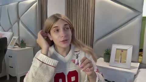 Snapshot of daimondti chatting on 09-18-25, 11:45 DaimonTi online show from 09-18-25, 11:45