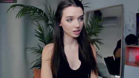 Naomi online show from 02-21-25, 07:54