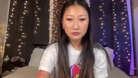 Daisy Kim online show from 02-20-25, 03:12