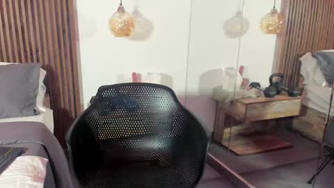 daisylin_mb online show from 11-18-25, 10:25