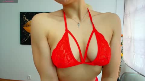 Snapshot of daisyluvsyou chatting on 02-26-26, 06:56 Daisyy online show from 02-26-26, 06:56