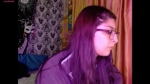 Snapshot of dak_7 chatting on 11-25-25, 01:16 -- -- help me reach 100 hands up online show from 11-25-25, 01:16