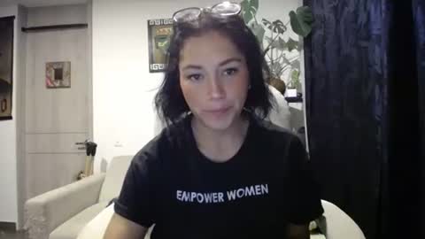 Snapshot of dakota01_ chatting on 12-20-24, 02:41 IG dakotasofiaa online show from 12-20-24, 02:41