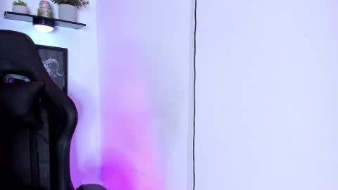 Snapshot of dakota_cullenn chatting on 11-20-25, 02:34 Dako online show from 11-20-25, 02:34