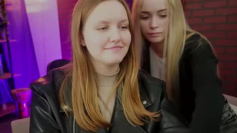 dakotaajohnnson online show from 09-25-25, 01:04