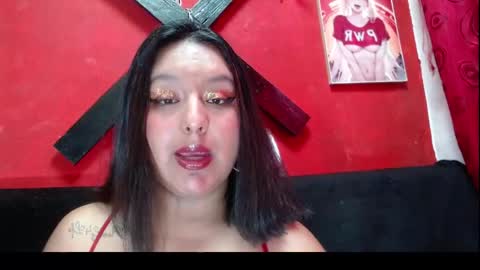 Snapshot of dakotaks chatting on 11-22-25, 09:14 Mariana online show from 11-22-25, 09:14