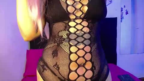 Snapshot of dakotarouse1 chatting on 02-19-26, 01:40 Daakota online show from 02-19-26, 01:40