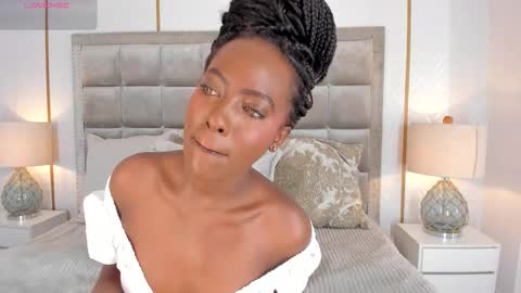 Snapshot of dakotawangi chatting on 12-16-25, 03:44 online show from 12-16-25, 03:44