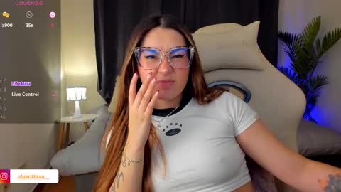 Snapshot of dakottaa__ chatting on 10-23-25, 11:46 dakottaa__ online show from 10-23-25, 11:46