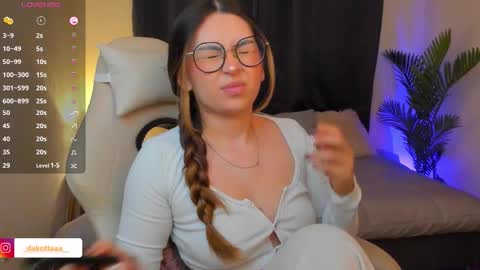 Snapshot of dakottaa__ chatting on 02-11-26, 11:43 dakottaa__ online show from 02-11-26, 11:43