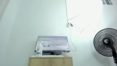 Snapshot of dalia_2 chatting on 11-16-25, 12:16 Ren online show from 11-16-25, 12:16