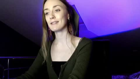 Dalia  online show from 12-12-24, 02:00