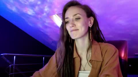 Dalia  online show from 02-17-25, 01:10