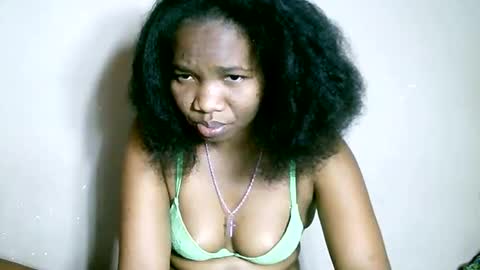 Snapshot of daliabella chatting on 10-15-25, 08:47 daliabella online show from 10-15-25, 08:47