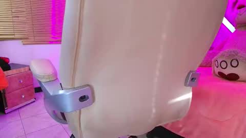 Daliia    online show from 12-02-25, 12:54