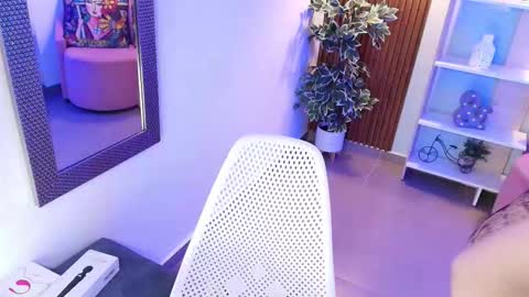 Dalila  online show from 10-18-25, 06:30