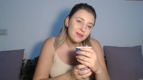 Snapshot of dalyana22 chatting on 11-09-25, 09:57 Maria online show from 11-09-25, 09:57